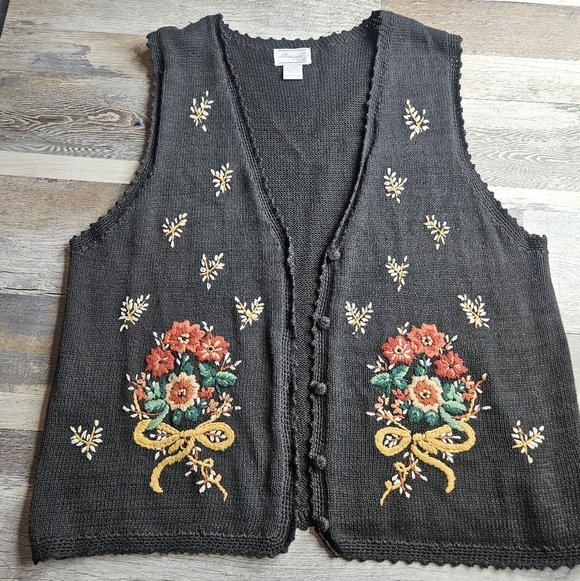 Margules Sweaters - Vintage Sweater Vest Margules Large Floral Bouquet Needlepoint Embroidery